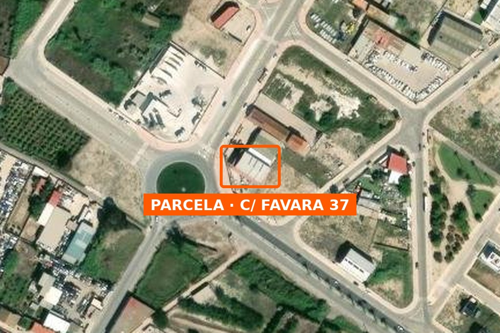 Parcela y nave junto a la rotonda de Favara